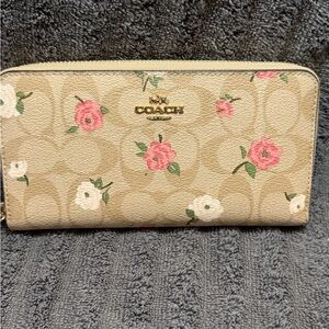 Coach Long Zip Around Wallet in Signature Canvas with Floral Print-NWOT